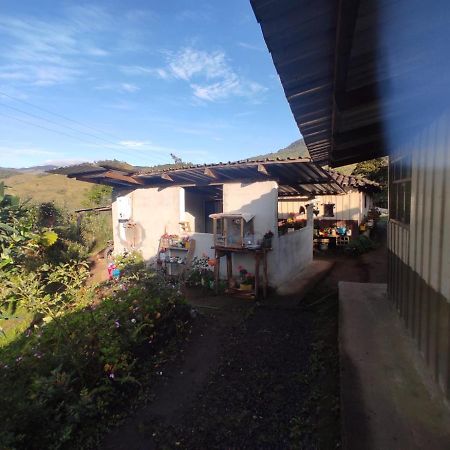 Patricia And Ned'S Cloud Forest Farm Cotacachi Εξωτερικό φωτογραφία